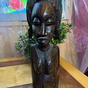 very beautiful wooden African figurine bust of a woman 35 cm