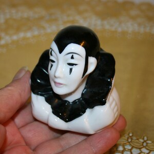 Pierrot Clown Bust ceramic  - 1980s Vintage -gift for her -timeless gift - Christmas gift