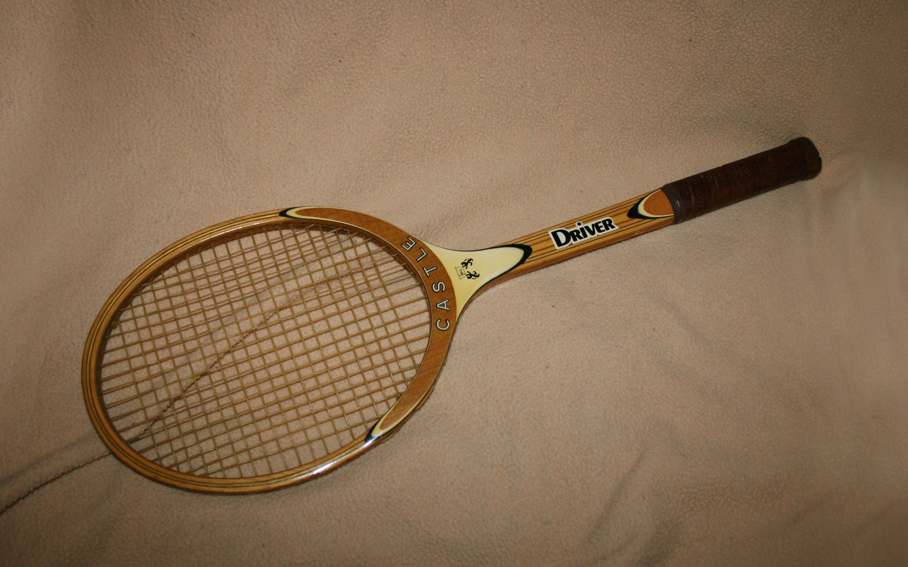 Ancienne Raquette De Tennis En Bois Castle - Made In Italy, Vintage