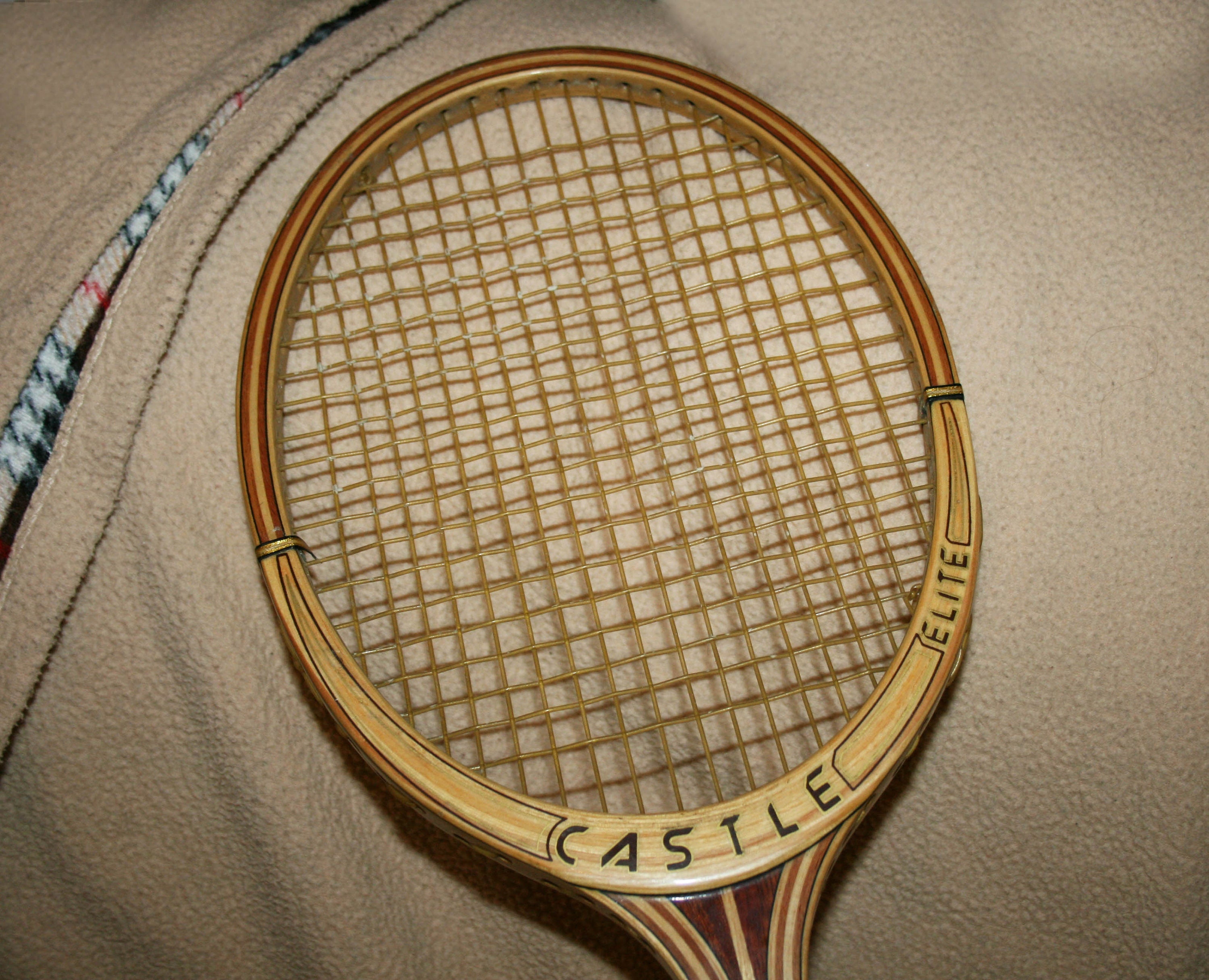 CASTLE Elite tennis racket - Made in Italy - fine Italian racket - movie props - Vintage 70s