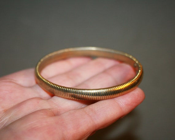 Costume jewelery bracelet, in golden metal, snake… - image 2