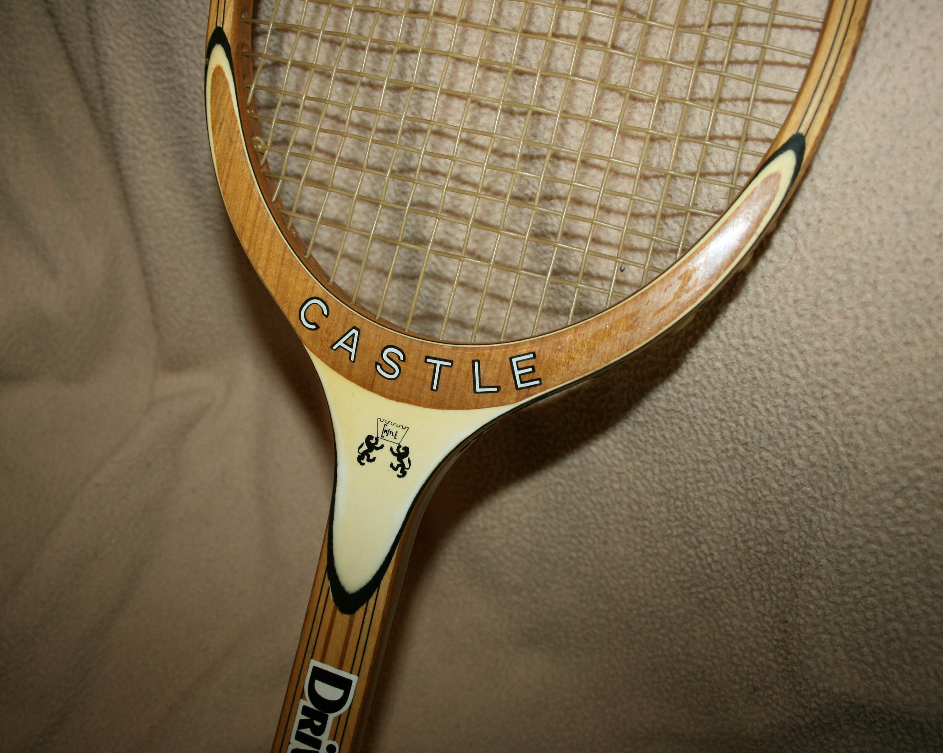 Ancienne Raquette De Tennis En Bois Castle - Fabriquée En Italie - Vintage