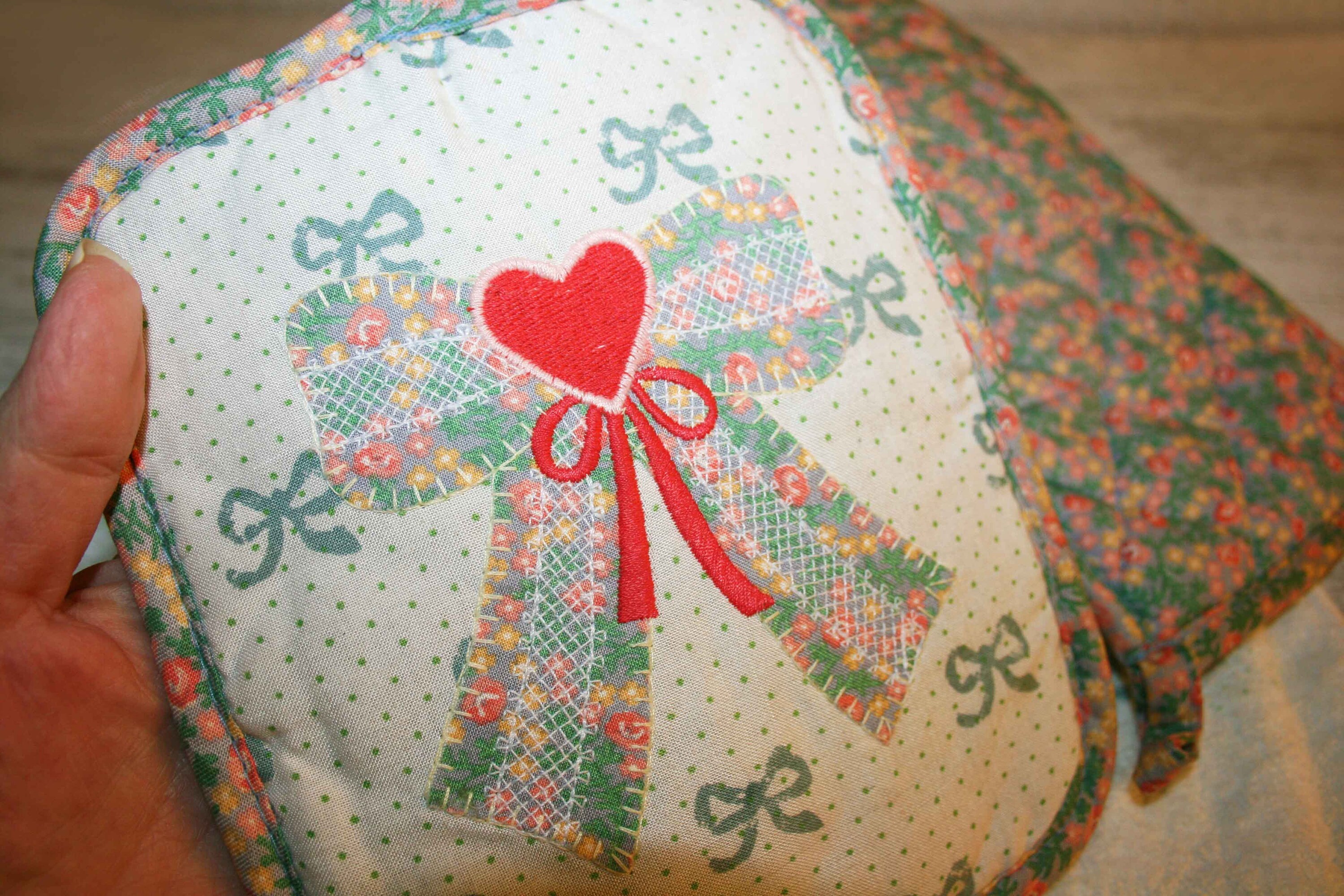 Set di strofinacci da cucina, guanti da forno e presine, regalo per la Festa della mamma, regalo per lei, regalo senza tempo - Italia