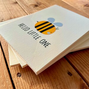 Holzkarte zur Geburt * Biene  / Babyname / Karte / Geschenk zur Geburt