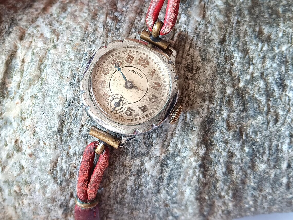 Vintage Novoris Ladies Watch, Swiss Made Art Deco Mechanical Watch, foto 4 de 5