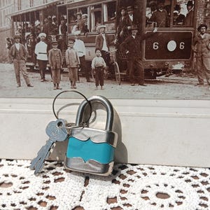 Vintage hangslot, Gamma, vintage sleutel, vintage slot, Polen