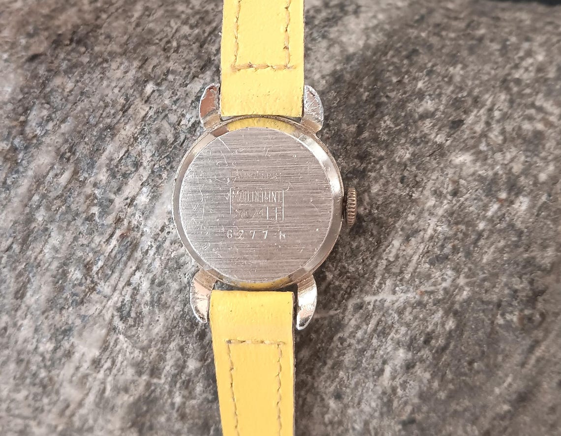 Vintage Rocar Mechanical Ladies Watch, Wind Up, Floral Design, foto 4 di 4