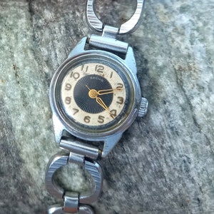Vintage wristwatch, Vesna, mechanical watch, wind up watch, Ladies watch, women&#39;s watch, gift for her, works