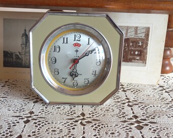 Ancien Réveil Vintage Mécanique Chambord Tôle Couleur Crème W. Germany