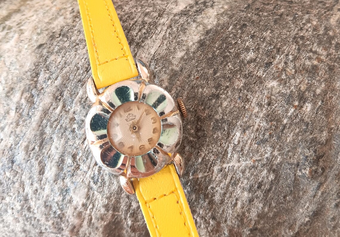 Vintage Rocar Mechanical Ladies Watch, Wind Up, Floral Design, foto 3 di 4