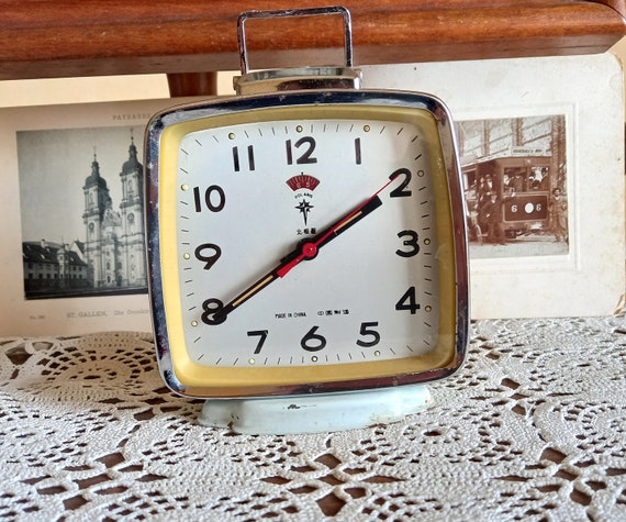 ヴィンテージ POLARIS アラームクロック ホワイト文字盤 Vintage Polaris Mechanical Alarm Clock, China Wind-up Clock - Etsy