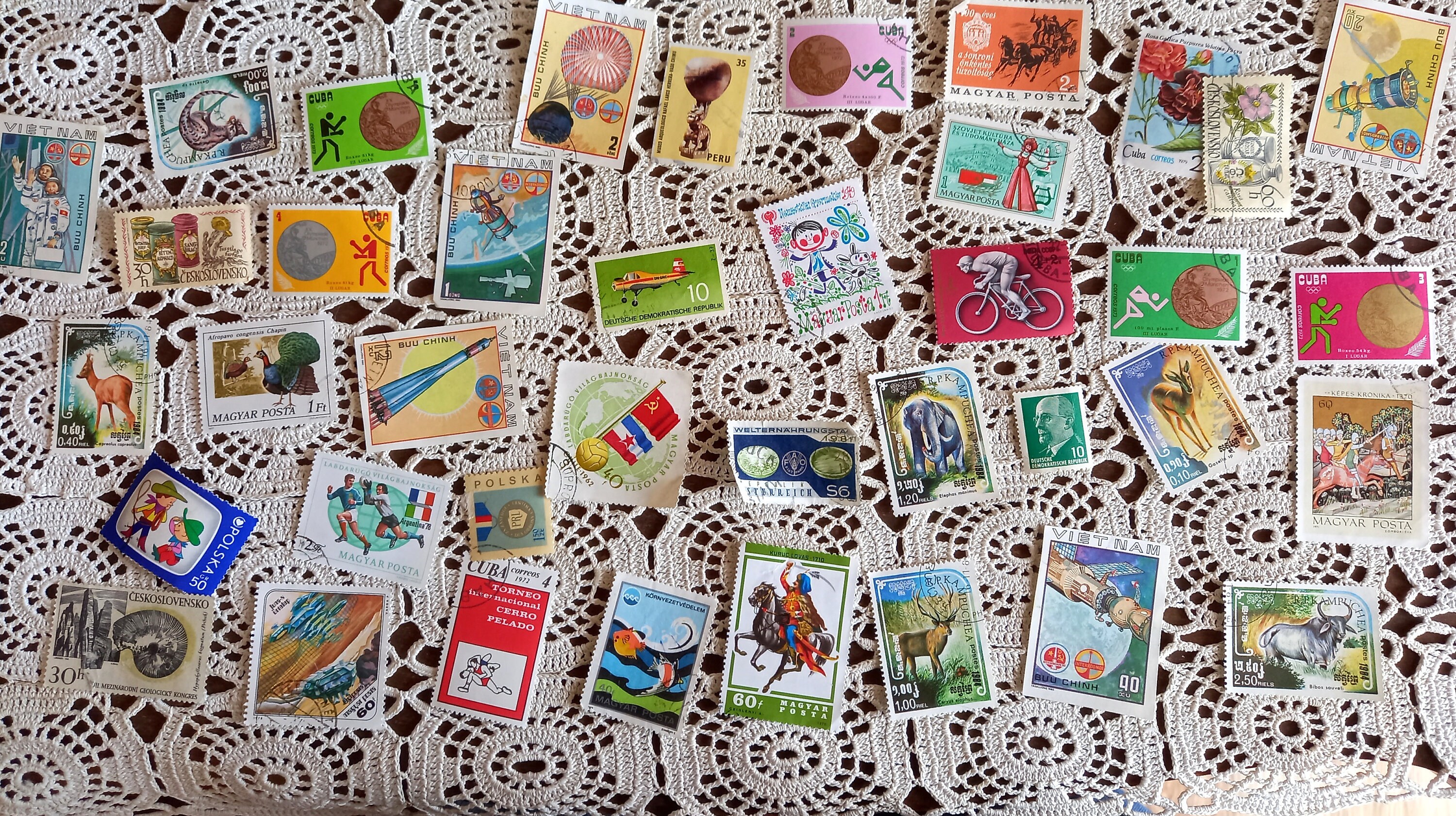 コレクション ANTIQUE STAMPS/POSTCARDS Postage Stamp Themed POSTAGE STAMPS, 25 Different Stamps