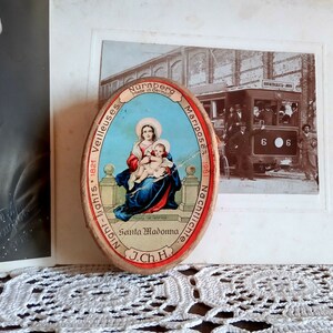 Vintage box, Antique box, Santa Madonna, Nurnberg, Germany, 1828-1931 year