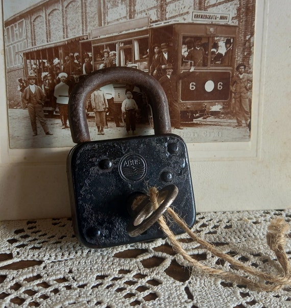 ヴィンテージ ABUS 南京錠(鍵付き)、ドイツ製 - Etsy 日本 ヴィンテージ ABUS 南京錠(鍵付き)、ドイツ製 - Etsy 日本