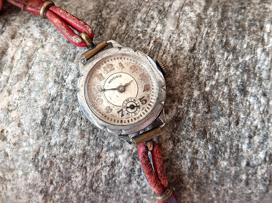 Vintage Novoris Ladies Watch, Swiss Made Art Deco Mechanical Watch, foto 3 de 5