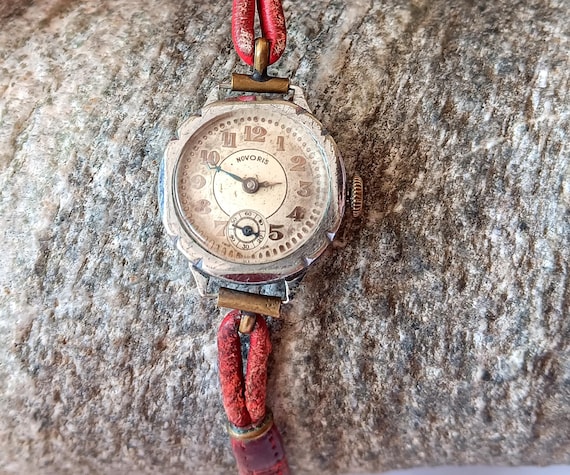 Vintage Novoris Ladies Watch, Swiss Made Art Deco Mechanical Watch