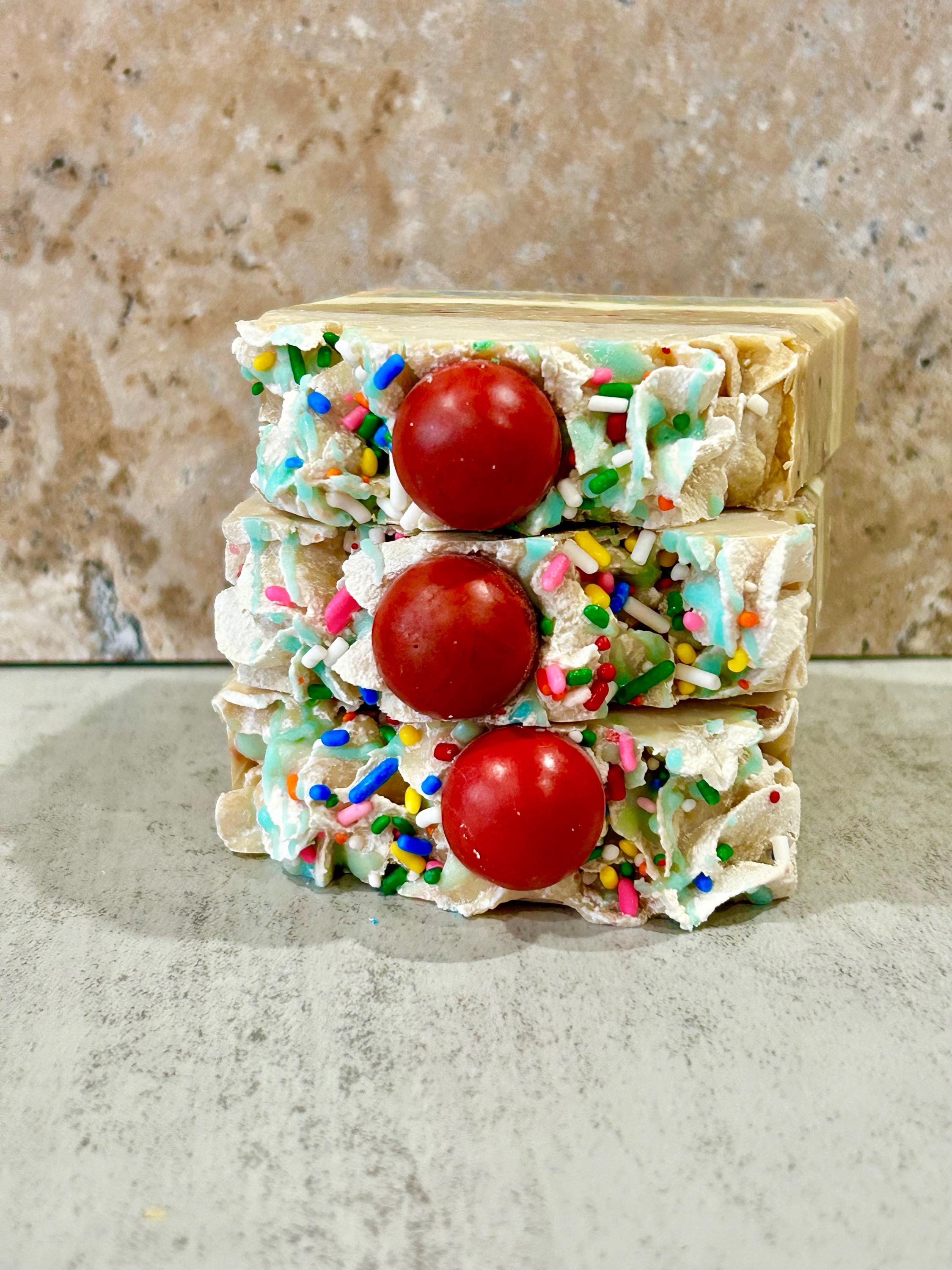 Saponetta a forma di torta di compleanno, regalo di compleanno unico