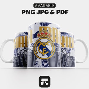 Puede incluir: Tres tazas de cerámica blanca con un diseño azul y dorado que presenta el escudo del Real Madrid y el texto "Real Madrid" y trofeos de la Liga de Campeones. Las tazas están disponibles en formatos PNG, JPG y PDF.