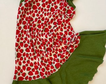 Kleid aus Wolle Seide mit Volant, Wollkleid Mädchen Festkleid Wolle, Wollkleid Trägerkleid aus Bio Wolle und Seide Erdbeeren