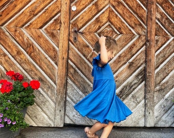 Drehkleid aus Wolle Seide mit Flügelärmeln, Wollkleid für Kinder mit Tellerrock