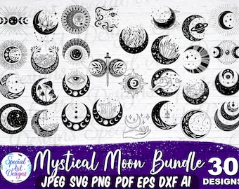 Puede incluir: Un conjunto de 30 diseños de luna mística en blanco y negro. Los diseños incluyen lunas crecientes, soles, estrellas y otros elementos celestiales. El texto "Mystical Moon Bundle 30 Designs" está en la parte inferior.