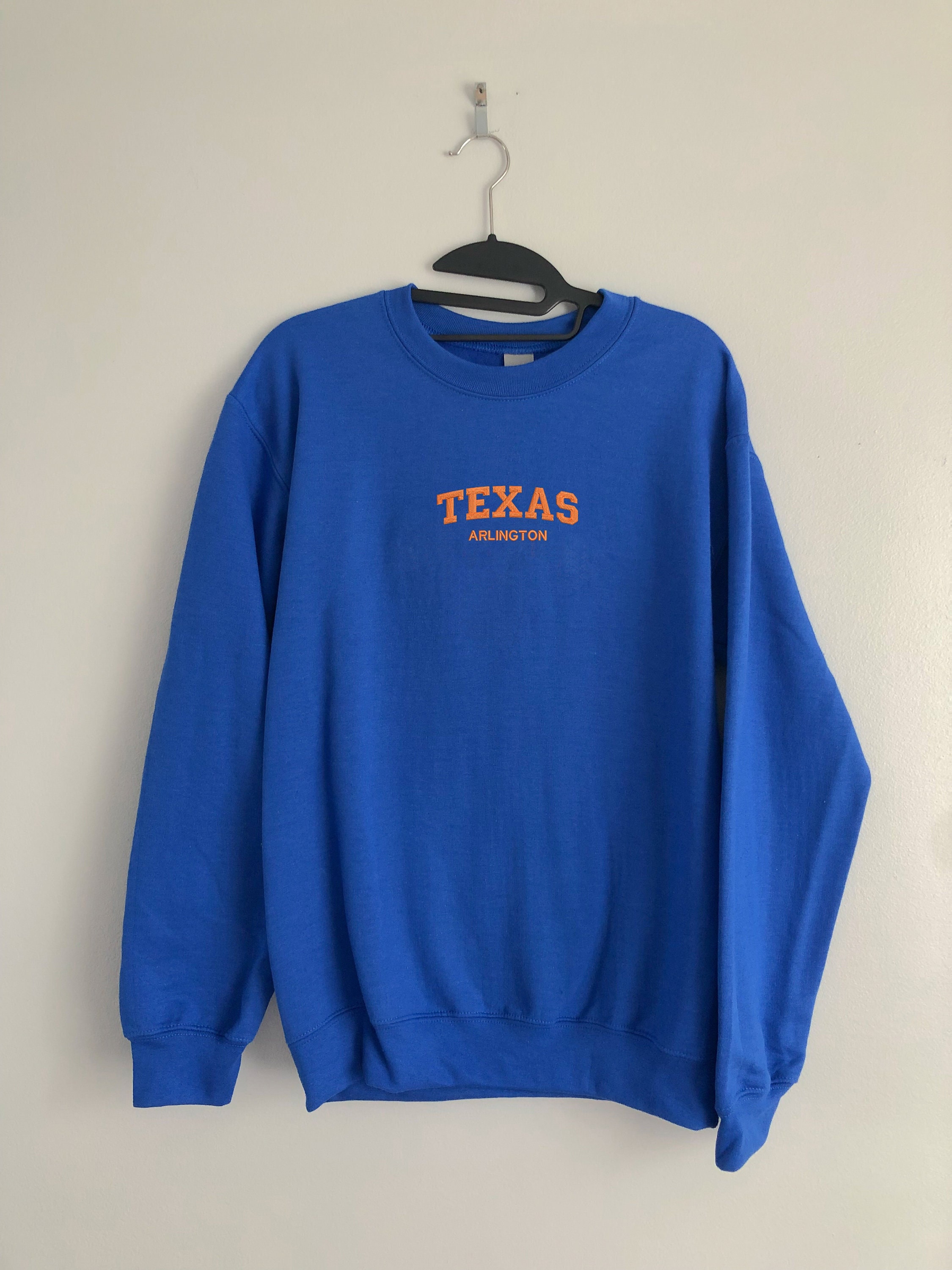 Texas Arlington Mavericks Victory Vintage Blue T-Shirt :  Sports & Outdoors