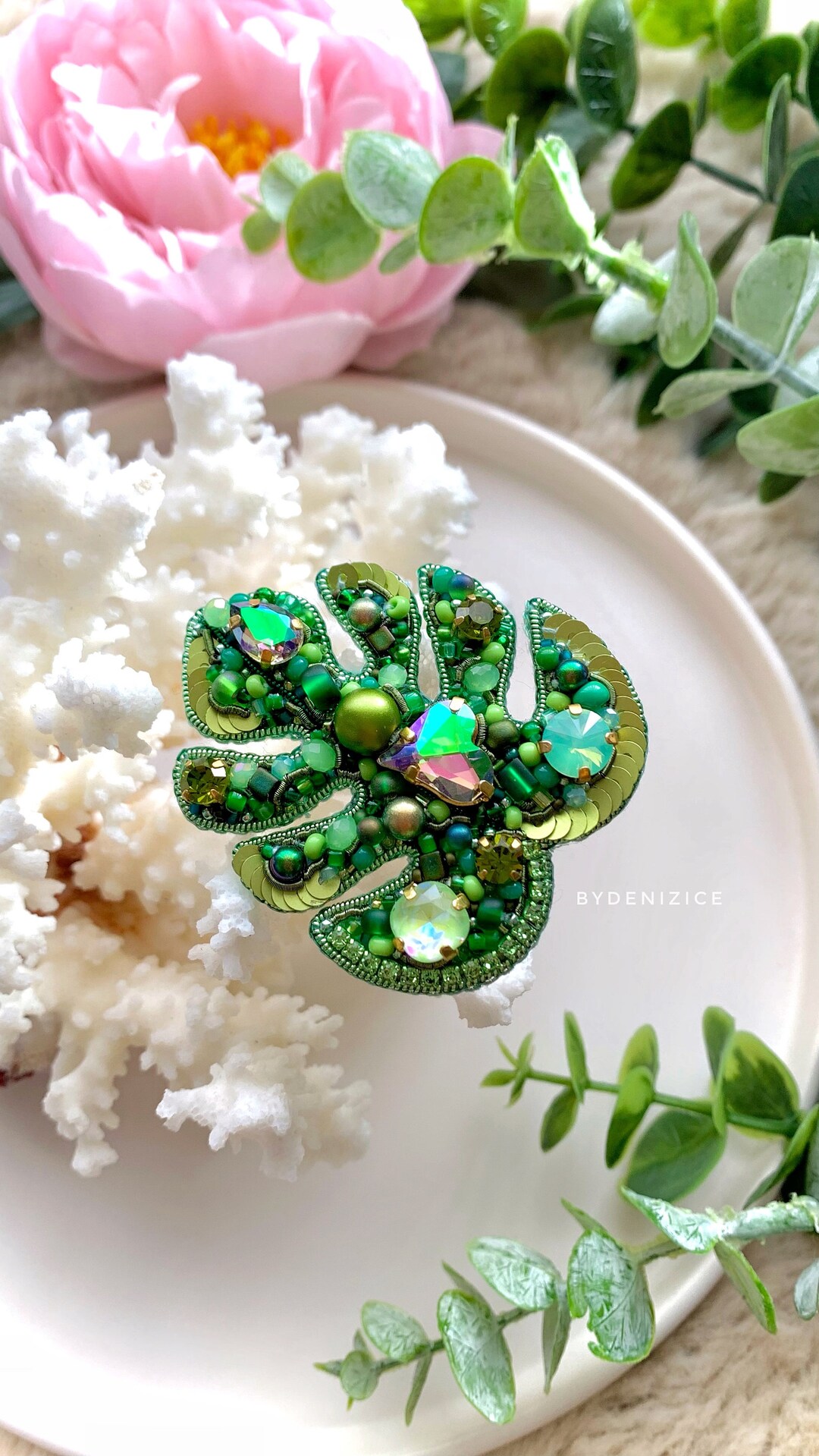 Broche écharpe épingle Mc Love Avec Perles Imitation - Neuf Avec étiquettes
