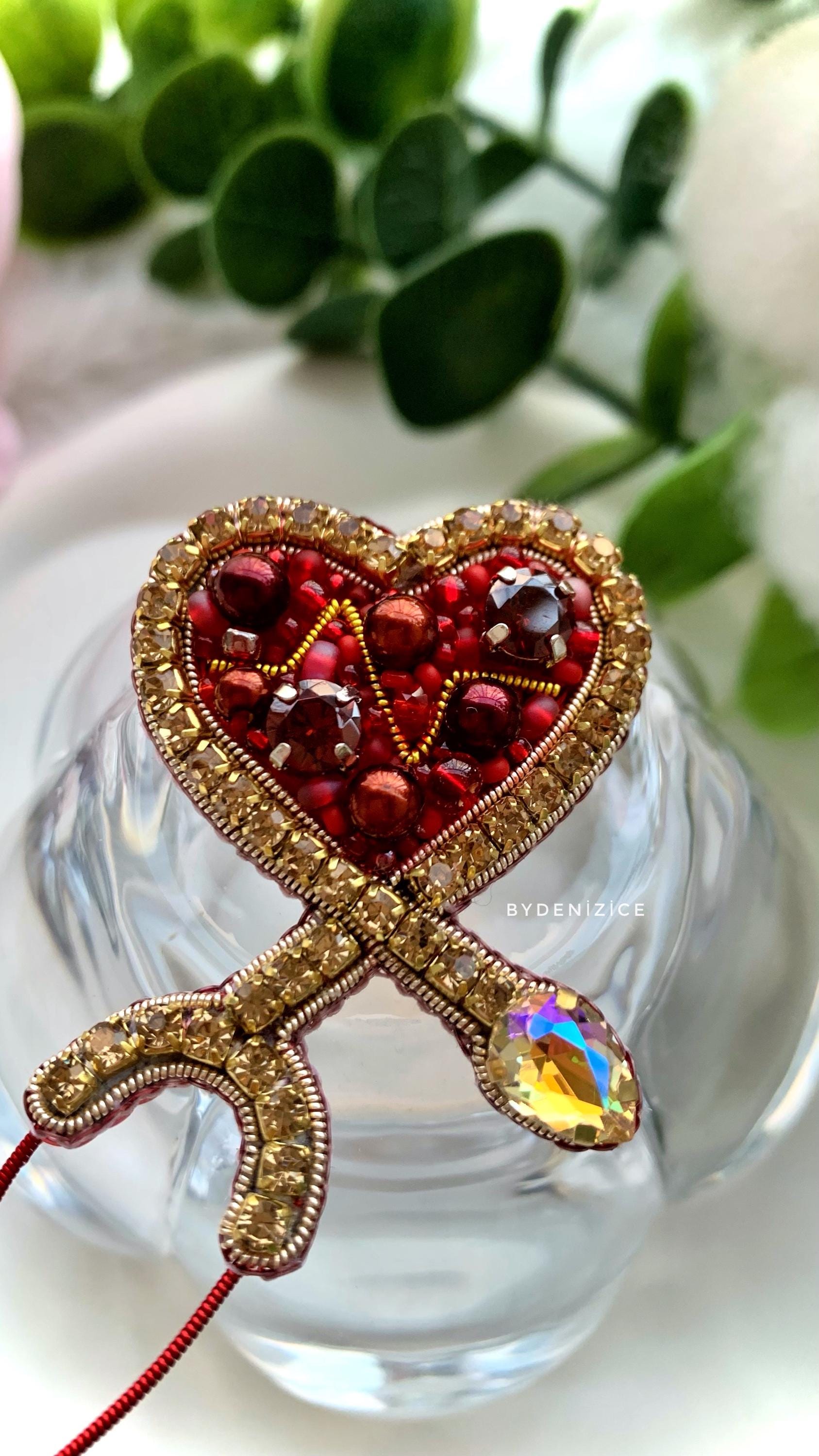 Broche Stéthoscope En Forme De Cœur - Alliage, Neuve Avec étiquettes, Idéale Soignants
