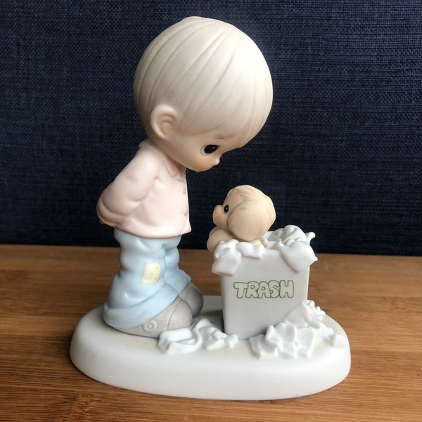 Vintage Collectible Precious Moments Limited 1988 MEMBERS ONLY "You Just Can't Chuck A Good Friendship" PM-882 Figurine by Sam Butcher 1988