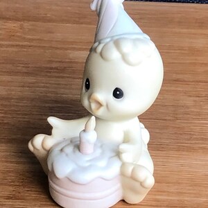 Vintage Collectible Precious Moments HAPPY BIRDIE 527343 Figurine by Samuel J Butcher 1992