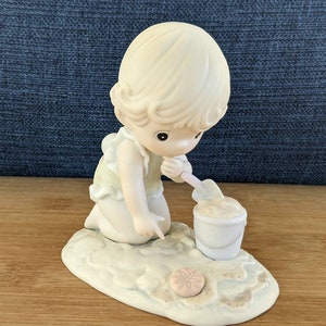 Vintage Collectible Precious Moments 1993 Members Only &quot;His Little Treasure&quot; Figurine PM-931 by Samuel J Butcher