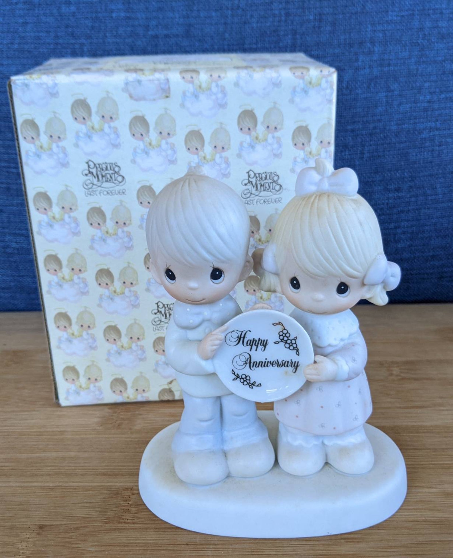 Vintage 1983 Precious Moments Figurine: Enesco E-2854