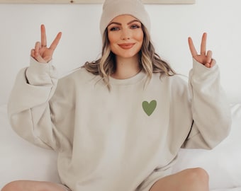 Bluza z nadrukiem serca Olive, Sweter z sercem, Bluza z nadrukiem miłości, Dzień Matki, Bluza do jogi, Bluza do medytacji, Prezent dla niej, Sweter z nadrukiem miłości