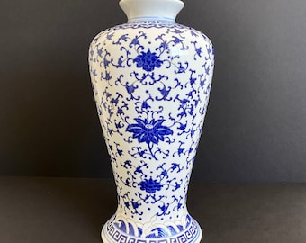 Chinese Blue White Porcelain Vase Lotus Flower Ceramic Meiping Plum Vase Oriental Asian Pottery Chinoiserie 青花瓷 MARKED 禪岩藝製 Vintage 13"