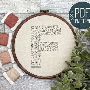 Floral Alphabet Buchstabe F Anfangsstickerei, PDF-Muster, sofortiger digitaler Download, Blumenmonogrammstickerei für Anfänger, Handstickerei