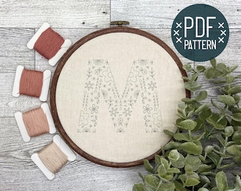 Alphabet floral lettre M broderie à la main motif PDF téléchargement numérique