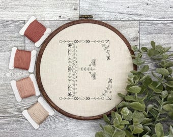 Alphabet floral lettre E broderie initiale motif PDF, téléchargement numérique instantané, broderie florale monogramme pour débutants, broderie à la main