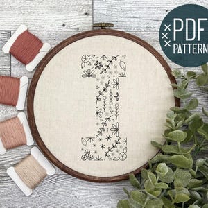 Floral Alphabet Anfang Stickerei Muster, sofortiger digitaler Download, Blumen Monogramm Stickerei für Anfänger, Handstickerei Buchstabe I