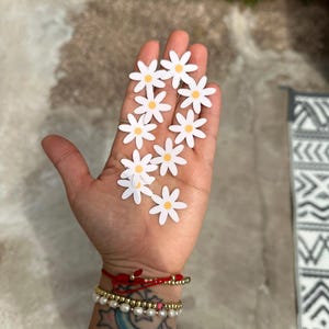 Mini pegatinas de margaritas blancas, pequeñas pegatinas de flores impermeables, 1 x 1 pulgada