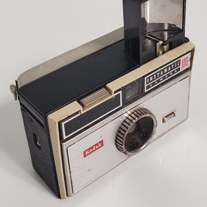 1963 Vintage KODAK INSTAMATIC 100 Camera - Etsy