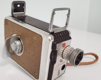 1950&#39;s Vintage Metal Silver KODAK Brownie Movie Camera 8mm.