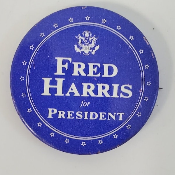 1976 Fred Harris Small Pinback Campaign Button