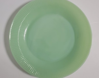 1940&#39;s Rare Vintage Fire JADEITE Anchor Hocking 9&quot; Dinner Plate. Jane Ray Design.