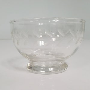 1960&#39;s Vintage Anchor Hocking Etched LAUREL LEAF Sherbert Glass