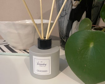 Difusor de Varetas Lima, Manjericão e Mandarina - Fragrância Cítrica de Luxo para Casa - Frasco de Vidro com Varetas - Aromatizador de Ambientes Ecológico
