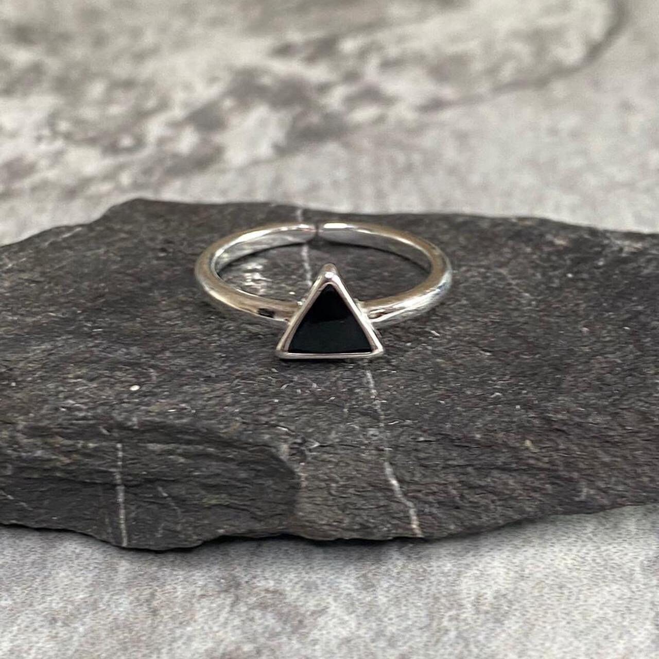 Black cheap triangle ring
