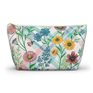 Patchwork Quilt Pattern Design, Accessory Pouch with T-bottom, Makeup Bag, Pencil Bag, Travel Accessory Bag, Bridal Party Gift image 2