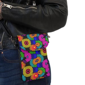 Elegante schicke kleine Handy-Umhängetasche, trendige Street Fair Bag, jamaikanisches Kunst-Musik-Festival inspiriertes Design, Reisetasche oder Brieftasche