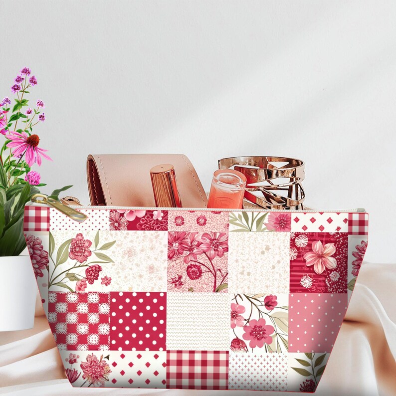 Floral Patchwork Cosmetic Bag, Women's Makeup Pouch, Travel Toiletries Organizer, Zipper Closure, Gift for Her, Portable Beauty Case
