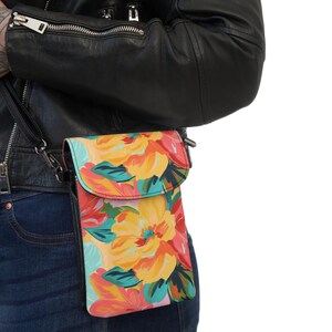 Elegante y chic bolso bandolera floral para celular, ideal para ferias callejeras, estilo festival de música y arte, diseño de bolso bandolera de viaje festivo.